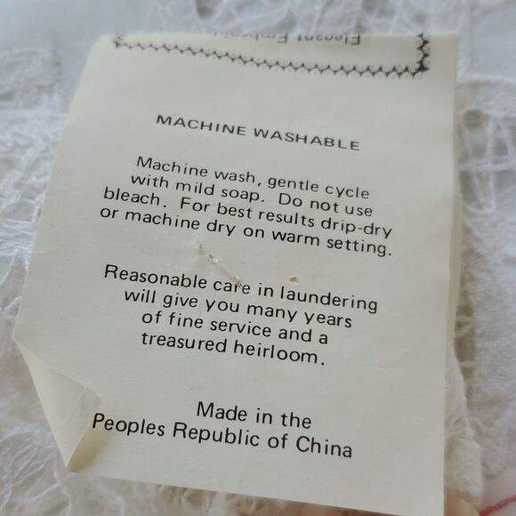 NEW EMPIRE VINTAGE BATTENBERG LACE TABLECLOTH 102" BY 66" OBLONG WHITE COTTON - Picture 4 of 5